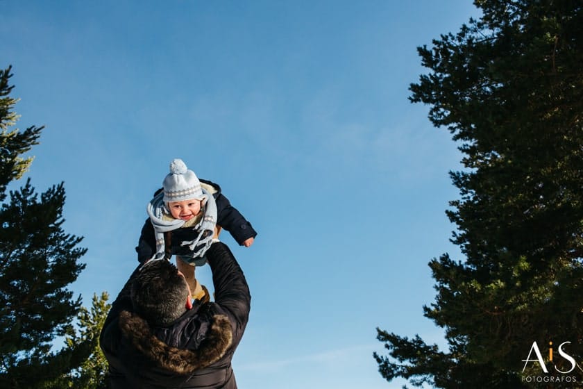 Reportaje de fotos infantil en la nieve