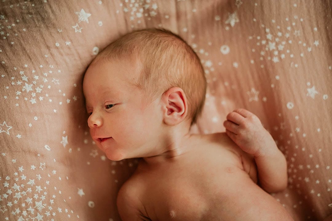 Sesión de fotos de recién nacido en casa
